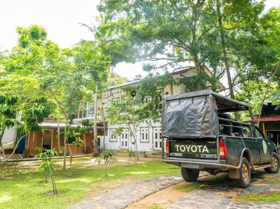 Tembo Cottage วิลปัตตู ภายนอก รูปภาพ